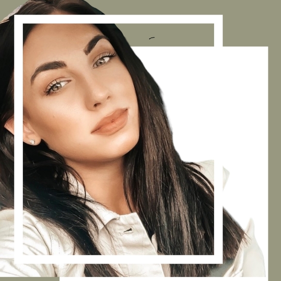 Meet your Posher, Liz - Picture 1 of 3